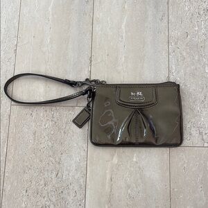 Coach Madison Metallic Pewter Pleated Patent Leather Wristlet Grey 4"x6"